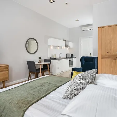 Venetian House Market Square 4*