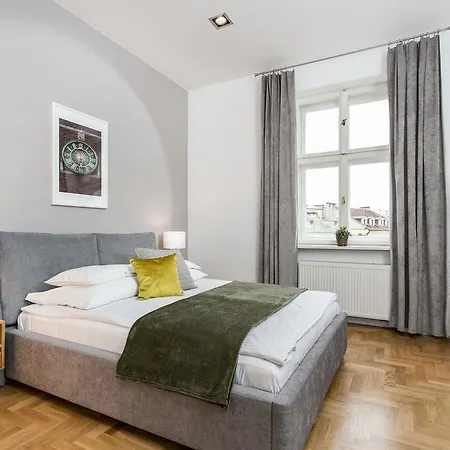 Venetian House Market Square Aparthotel 4*
