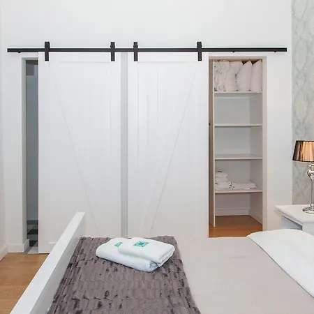 Bc7 Apartment *