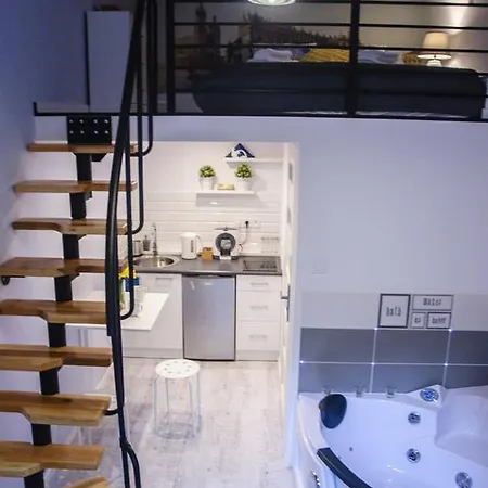 Bedrouse Jacuzzi Starowislna - Old Town Apartment *