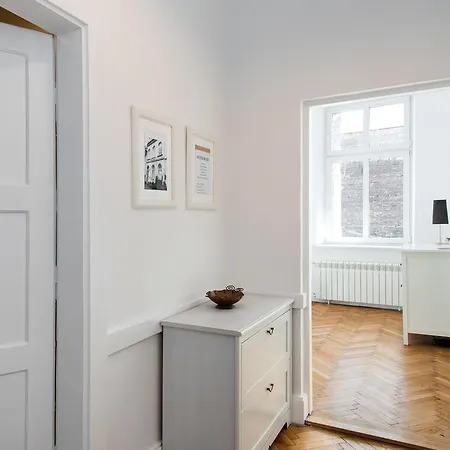 Apartament Alexandra Apartment