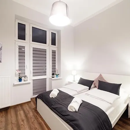 2 Nights Apartments - Great Location, Right Next To Main Rail And Bus Station, 10 Min To Main Square By Foot Aparthotel Krakow