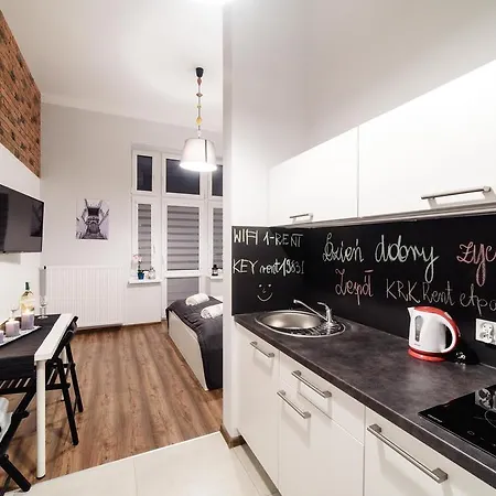 2 Nights Apartments - Great Location, Right Next To Main Rail And Bus Station, 10 Min To Main Square By Foot Aparthotel