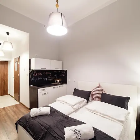 2 Nights Apartments - Great Location, Right Next To Main Rail And Bus Station, 10 Min To Main Square By Foot 3* Krakow