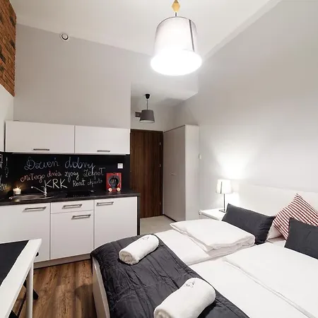 2 Nights Apartments - Great Location, Right Next To Main Rail And Bus Station, 10 Min To Main Square By Foot Aparthotel 3*