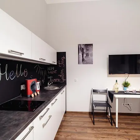 Aparthotel 2 Nights Apartments - Great Location, Right Next To Main Rail And Bus Station, 10 Min To Main Square By Foot 3*