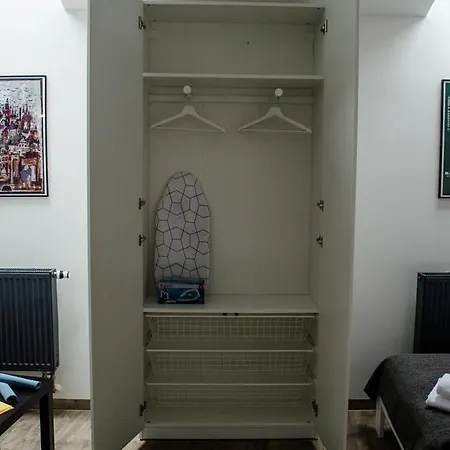 Aparthotel Modern In Old City 3*