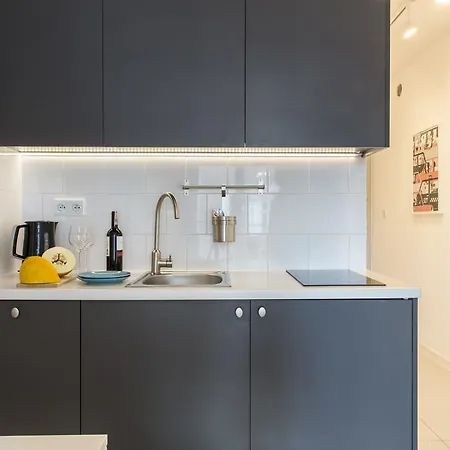 Apartment Udanypobyt Studio Rejtana 11 *