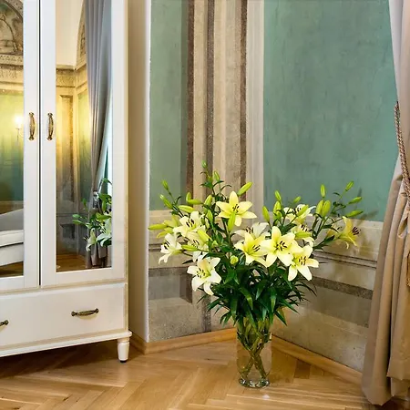 P&j Luxury Apartment