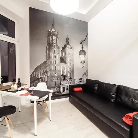 Aparthotel 2 Nights Apartments - Great Location, Right Next To Main Rail And Bus Station, 10 Min To Main Square By Foot 3*