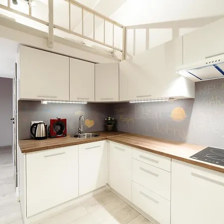 2 Nights Apartments - Great Location, Right Next To Main Rail And Bus Station, 10 Min To Main Square By Foot Aparthotel