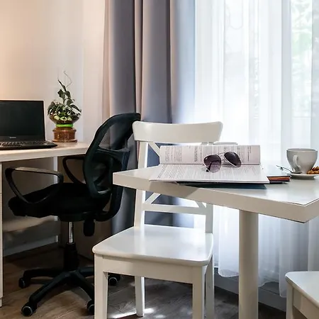 Platinia - Komfortowe Stare Apartmanhotel