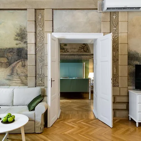 P&j Luxury Apartment *