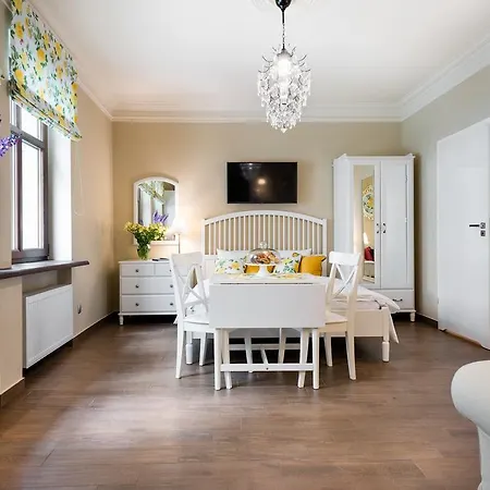 P&j Luxury Apartment