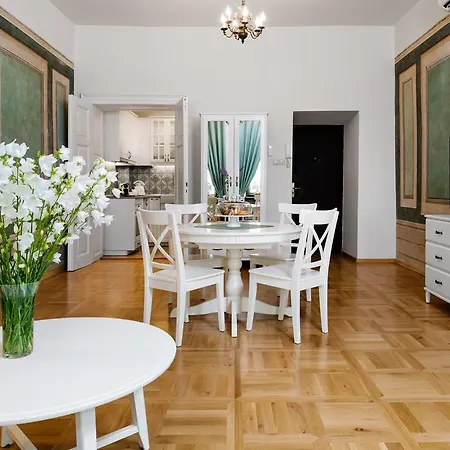 P&j Luxury Krakow