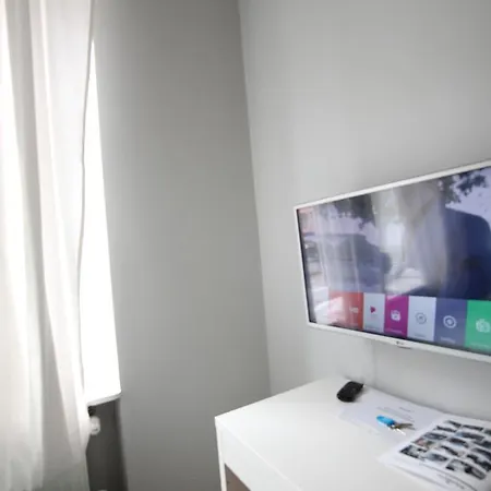 Rainbow 5 Apartment *