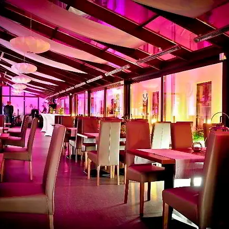 Golden Tulip Center 4*