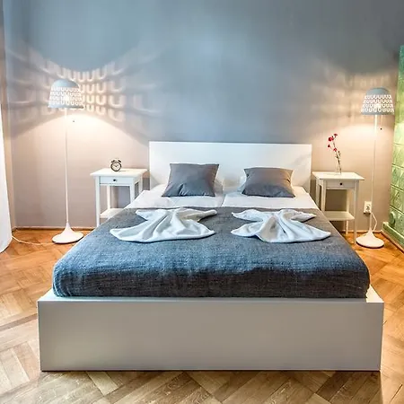 Sereno Apartament *