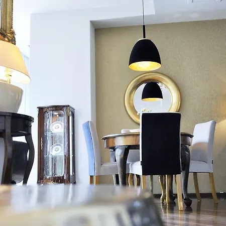 Aparthotel Mondrian Luxury & Old Town 5*