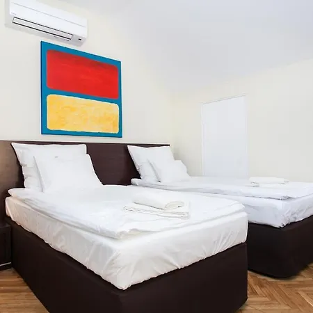 Aparthotel Venetian House Market Square
