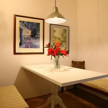 Maly Rynek Miodosytnia Apartment Krakow