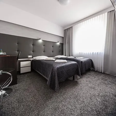 Junior Otel 3*