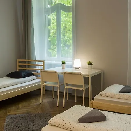 Al Fresco Hostel