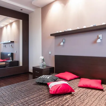 Nad Wisla Z Basenem Apartment