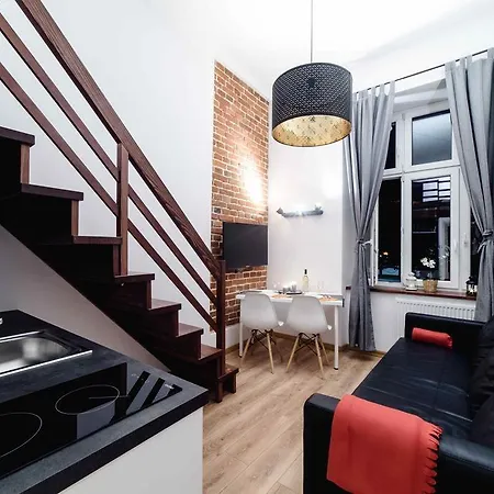 Aparthotel 2 Nights Apartments - Great Location, Right Next To Main Rail And Bus Station, 10 Min To Main Square By Foot 3*