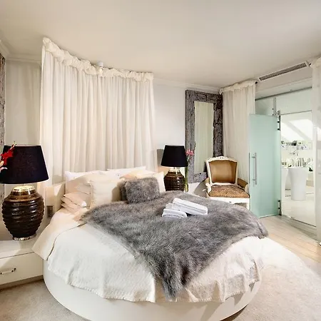Kanonicza 22 Aparthotel 5*