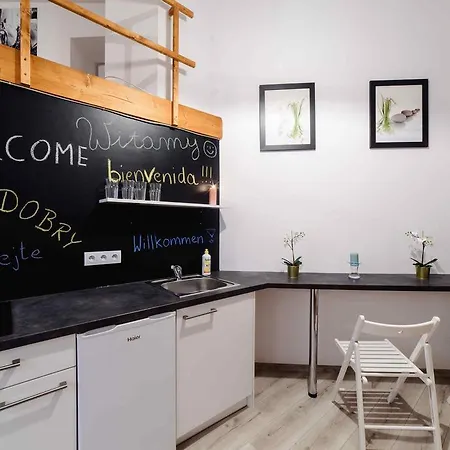 2 Nights Apartments - Great Location, Right Next To Main Rail And Bus Station, 10 Min To Main Square By Foot Aparthotel 3*