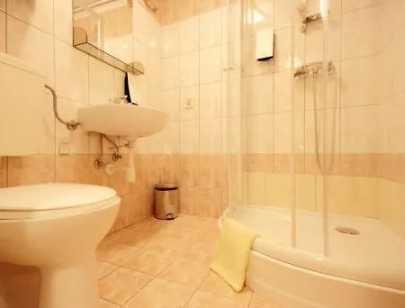 Bed & Breakfast Astor 3*