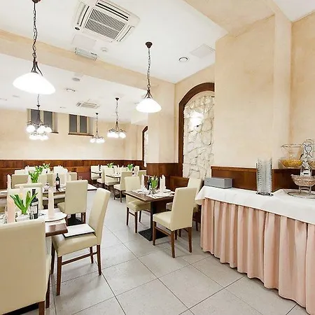 Downtown Otel 3*