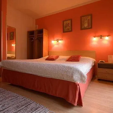 Hotel Krasickiego 24