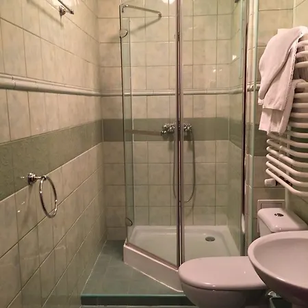 Daisy Superior Hotel 3*