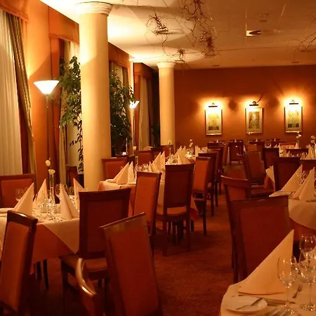 Sympozjum & Hotel 4*