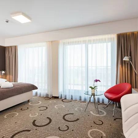 Otel Q 4*