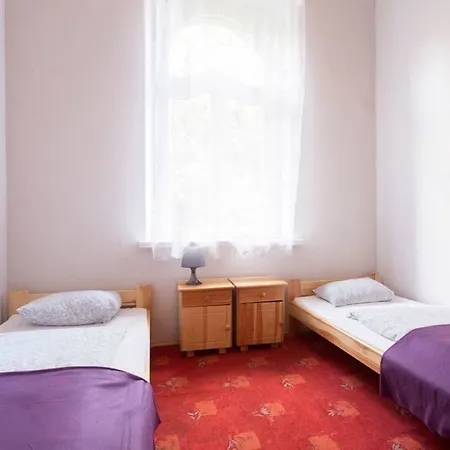 Al Fresco Hostel