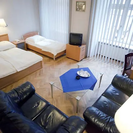 Hotel Floryan Old Town 3*