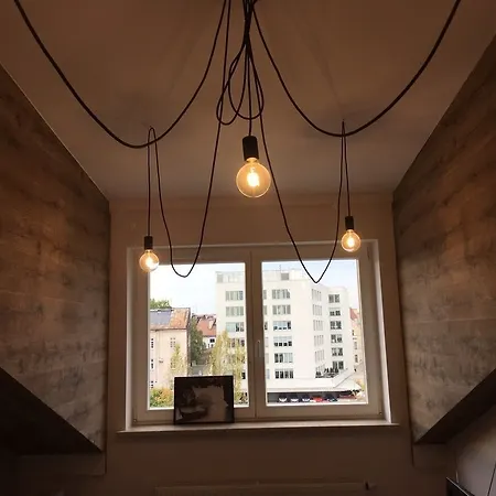 Penguin - Train Station Apartment Krakow