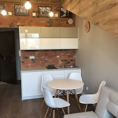 Apartment Penguin - Train Station *