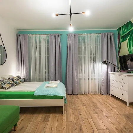 Apartment Around Market Square *