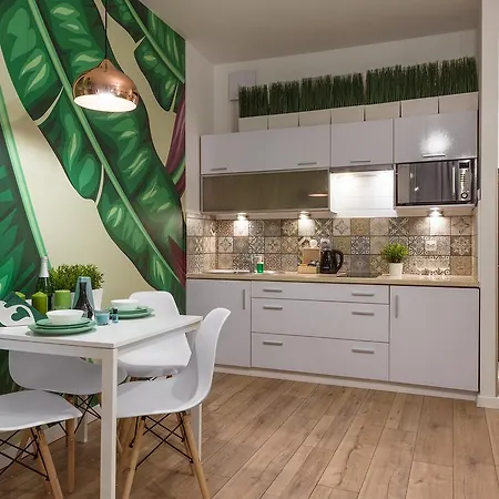 Apartment Around Market Square