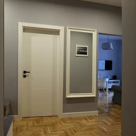 Grey Kościuszko *