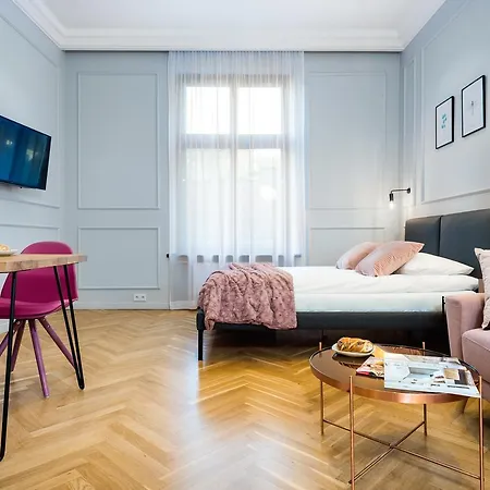 P&j Luxury Apartment