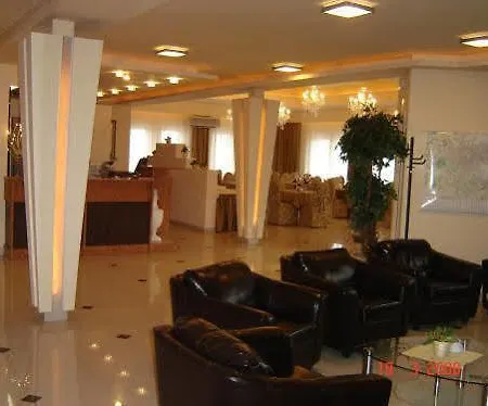Junior Otel 3*