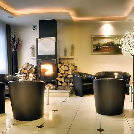Junior Otel 3*