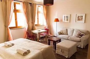 Hotel Lounge *