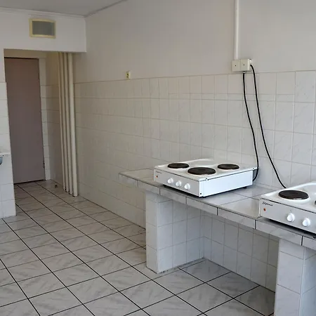 Maraton Hostel *