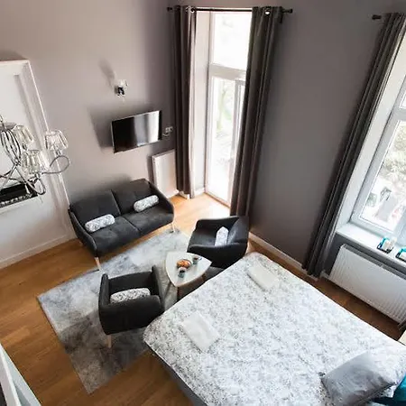 Hotel Apartwawel 5*